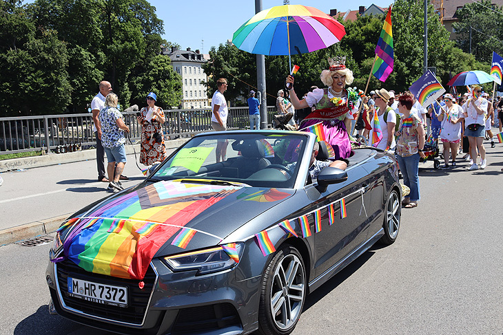 CSD München 2022 Parade auf der Reichenbachbrücke (©Foto: Martin Schmitz)
